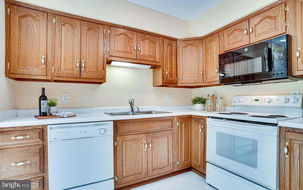 6014 Stoneygate Ct, West Springfield, VA 22152 Townhome Rentals in