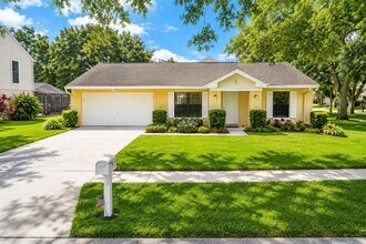Building Photo - 16132 Country Crossing Dr