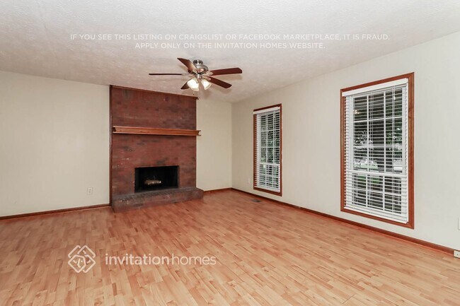 Foto del edificio - 3142 Country Lake Dr