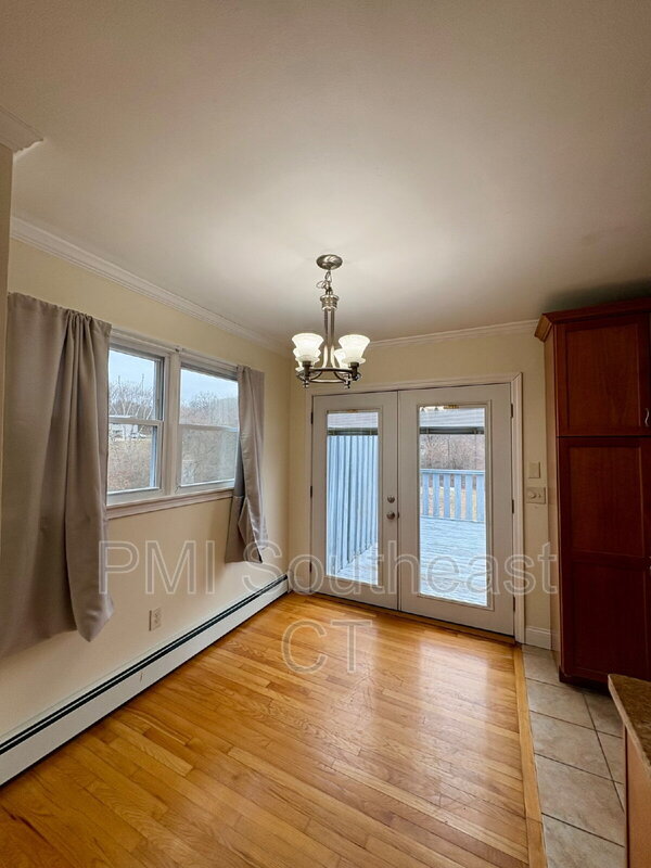 Foto del edificio - 49 Deer Ridge Rd