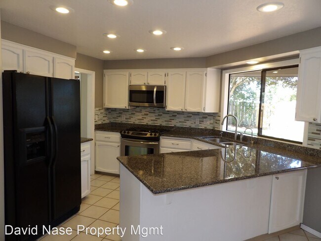 Building Photo - 21171 NW Wapinitia Ln