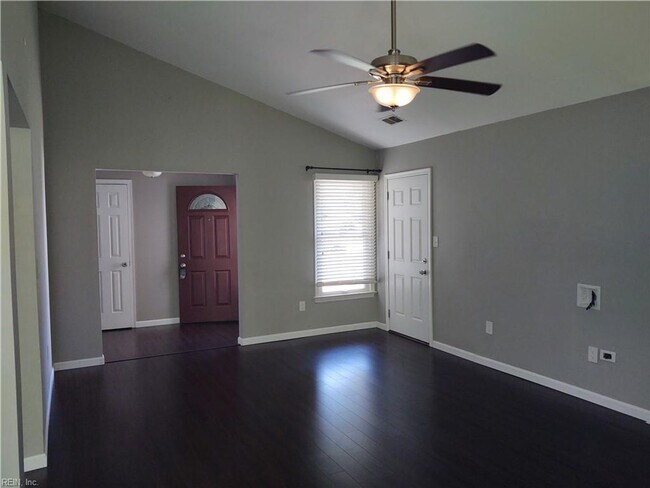 Foto del edificio - Greenbrier Community