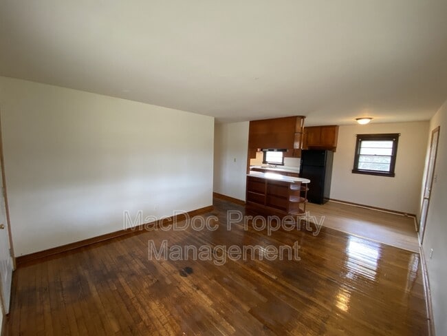 Building Photo - 10532 Robert E. Lee Drive