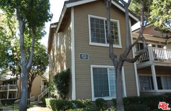 Foto del edificio - 8721 Endsleigh Ave
