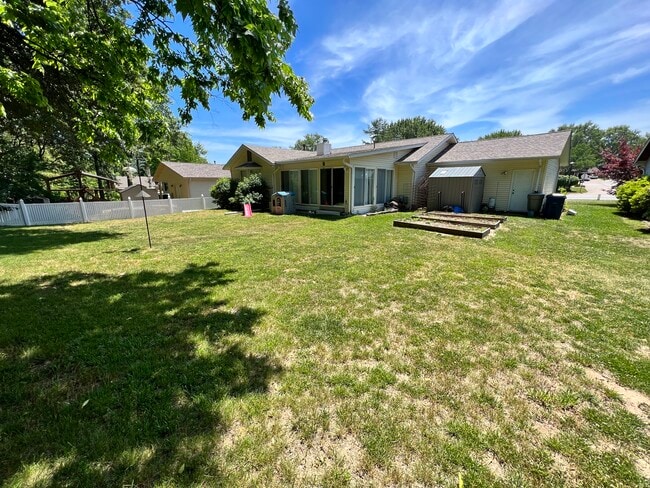 Back Yard - 1611 Treetop Dr