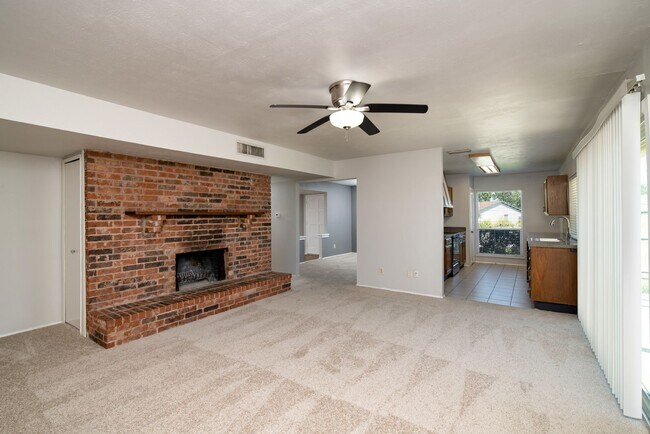 Building Photo - 3 Bedroom on Cul da Sac