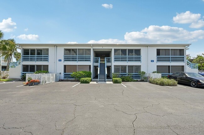 Building Photo - 11000 S Ocean Dr