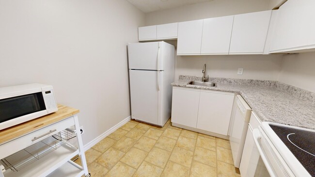 Photo du bâtiment - MASONVILLE 2 BEDROOOM FOR JUNE RENTAL