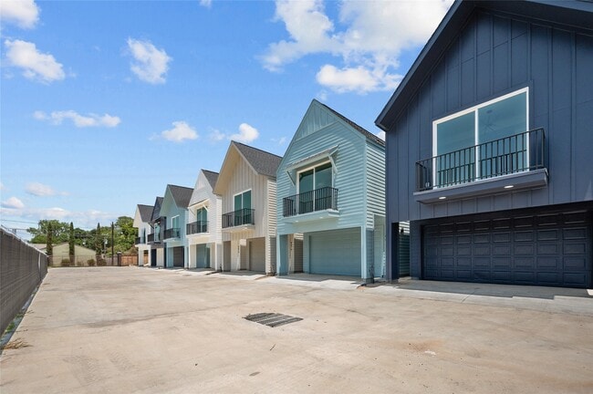 Building Photo - 4612 Crown Grove Ln