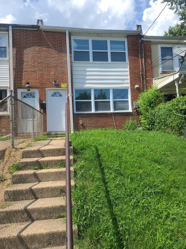 Primary Photo - Newly Renovated Townhome Coming Soon!