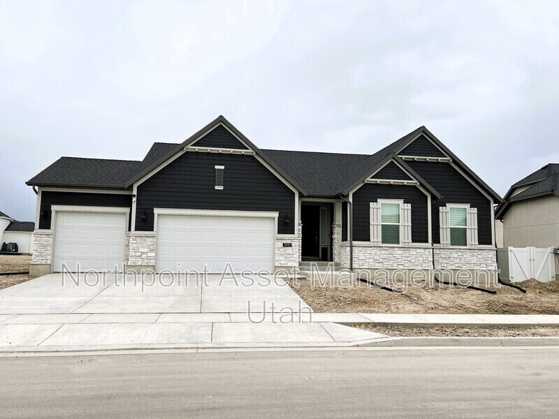 Foto principal - 3880 Safflower Dr
