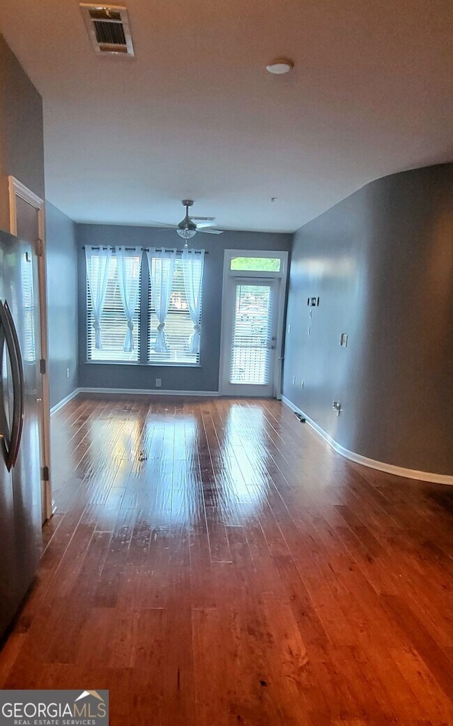 Foto del edificio - 898 Oak St SW