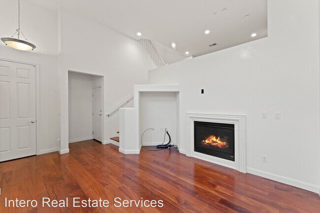 Foto del edificio - 2 br, 2.5 bath House - 879 Garrity Way