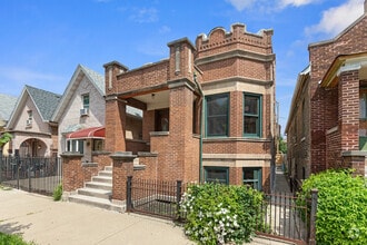 Building Photo - 928 W 32nd St