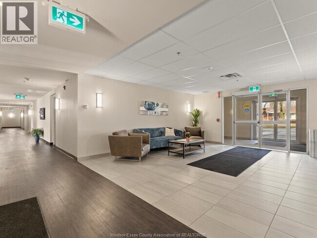 Building Photo - 22 Victor St