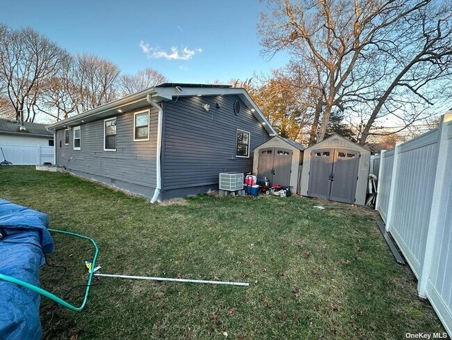 Building Photo - 126 Magnolia Dr