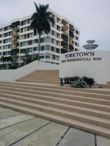 Primary Photo - 1500 Presidential Way