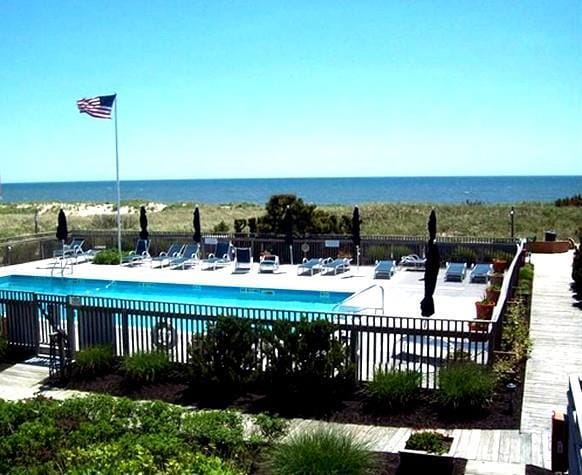 Building Photo - 539 Dune Rd