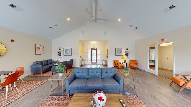 Building Photo - Quakertowne