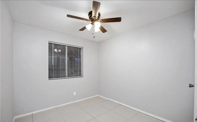 Foto del edificio - 2721 N 26th St