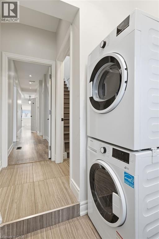 Photo du bâtiment - 71 Glendale Ave N