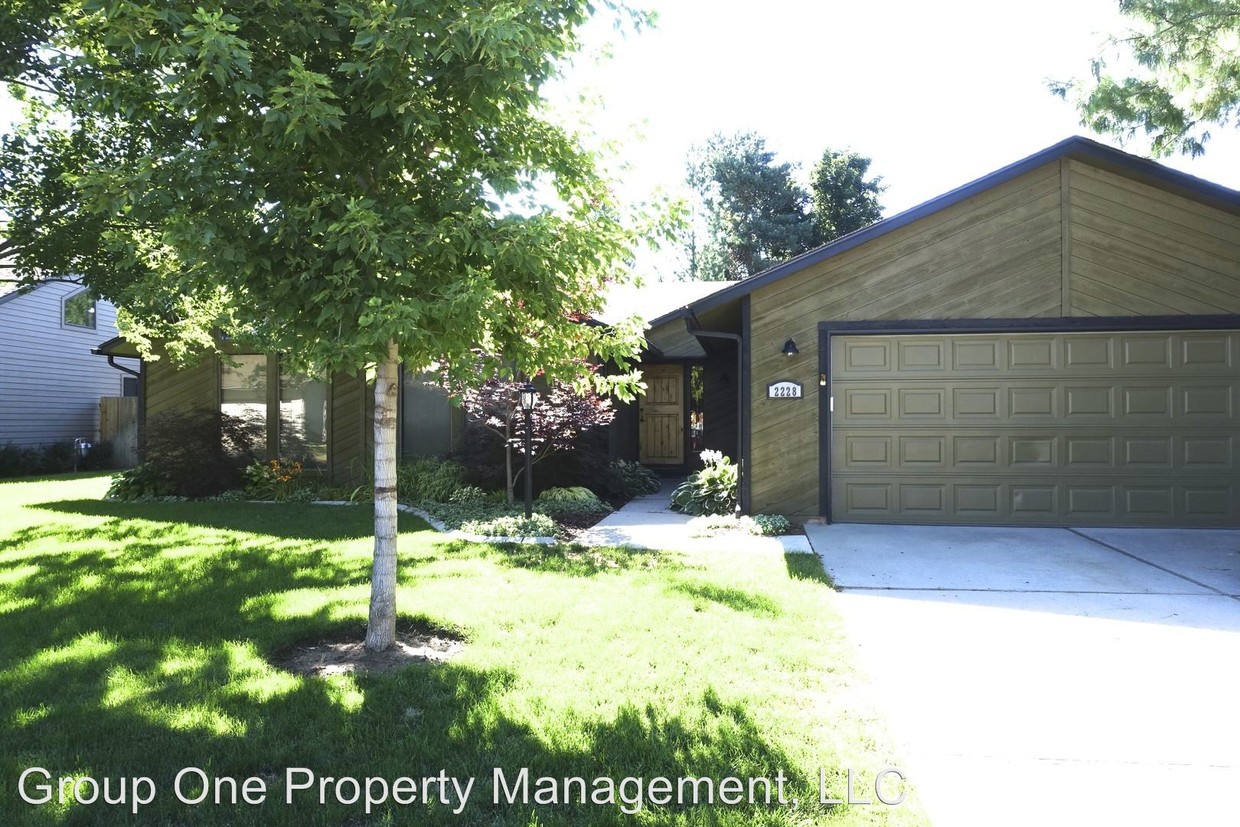 Primary Photo - 3 br, 2 bath House - 2228 S. White Pine Place