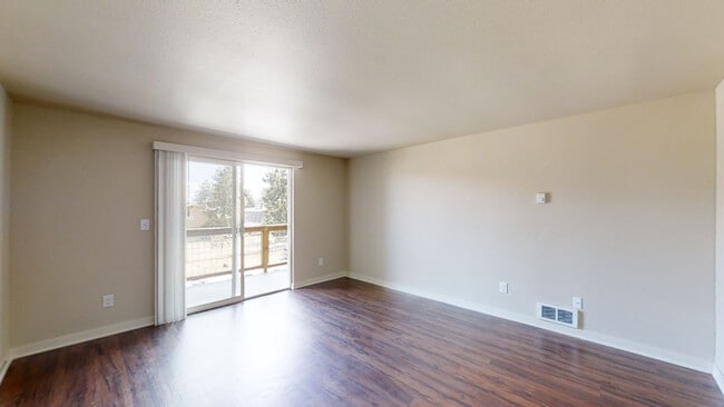 Plank Flooring - 3925 Mason Loop Rd