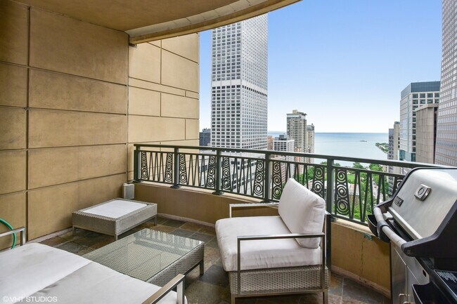 Building Photo - 800 N Michigan Ave