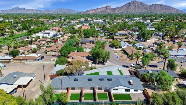 Building Photo - Remodeled 1BR with Private Yard + $400 Gift Card – Move In Today