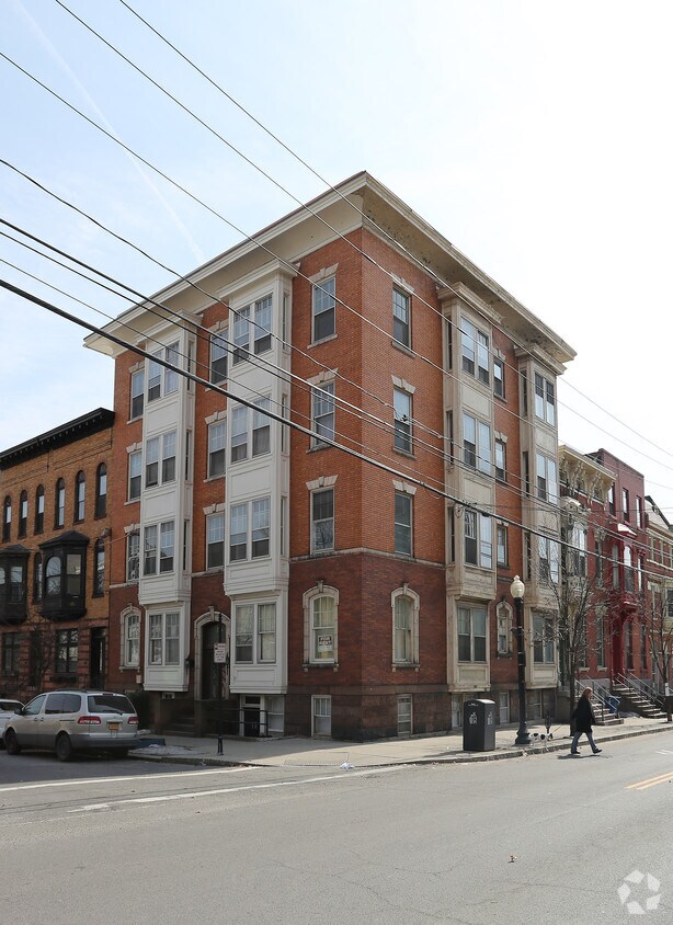 Foto principal - 176 Chestnut St