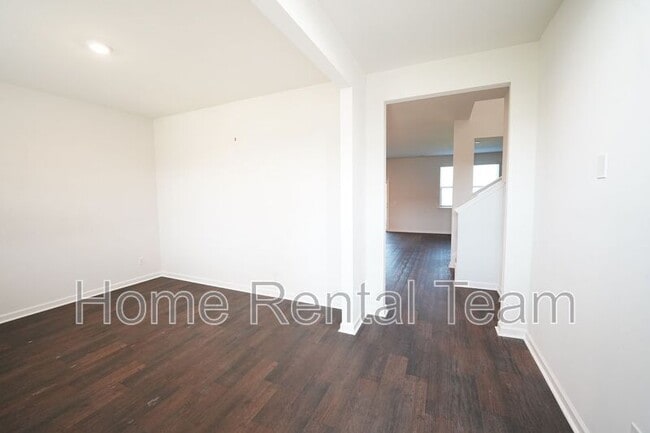 Building Photo - 261 Hogan Dr