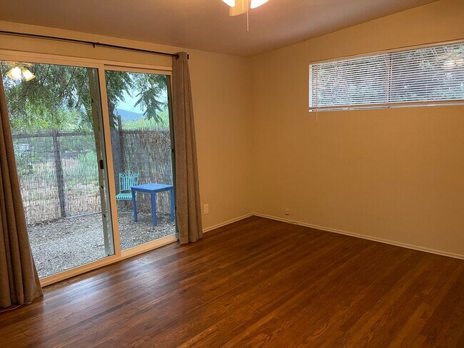 Foto del edificio - 237 Wilkinson Dr