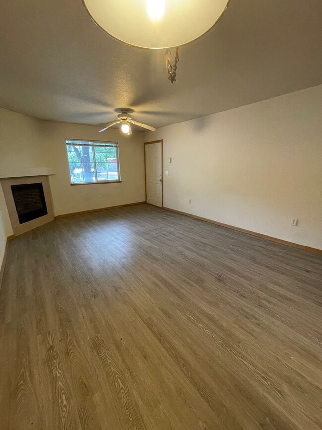 Building Photo - 1120 City Park Ave