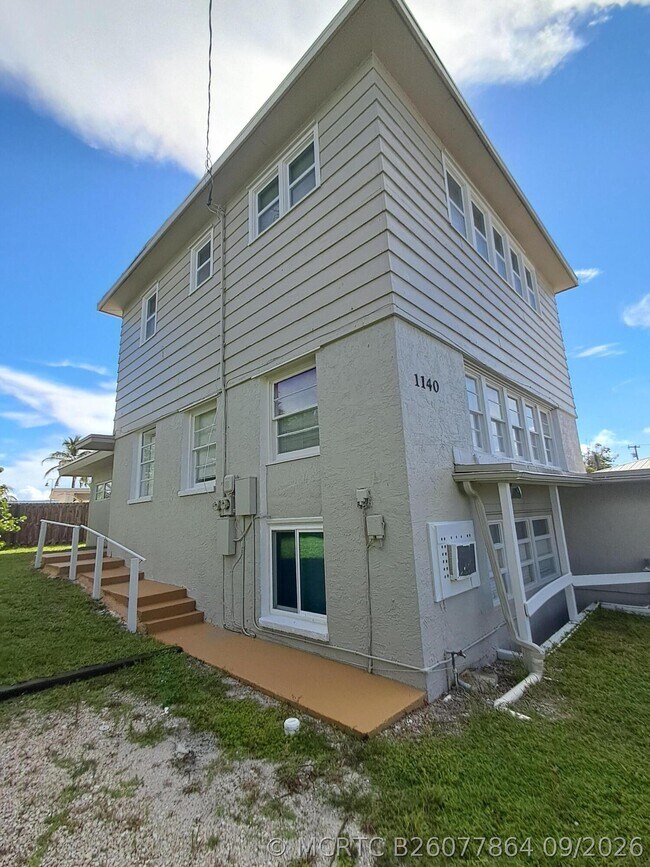 Building Photo - 1140 Hernando St