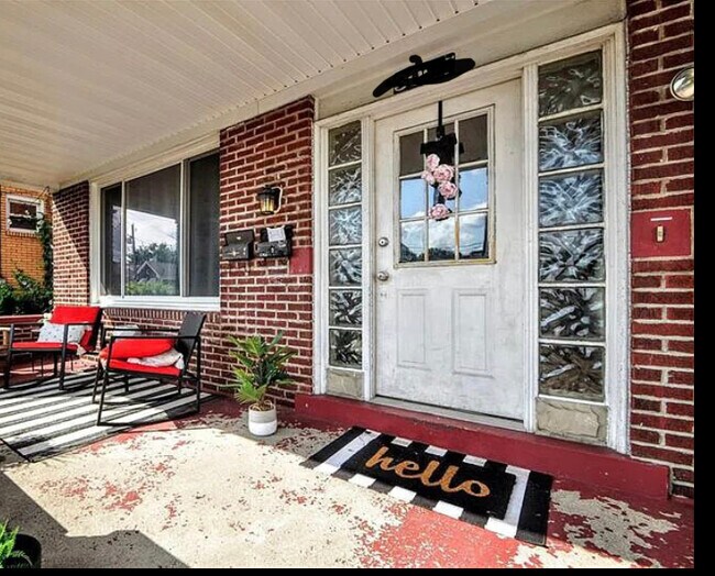 Building Photo - 3007 Pyramid Ave