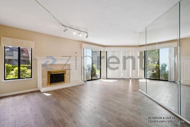Building Photo - 25 Cove Ln