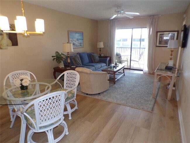 Foto del edificio - 4016 Oakview Dr