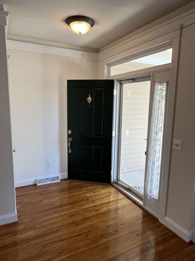 Foto del edificio - Craftsman Style 3 Bed with Bonus Room in Mallard Creek Area