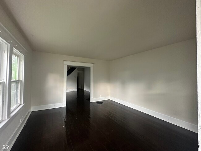 Foto del edificio - 613 N Tacoma Ave