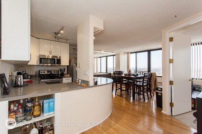 Foto del edificio - 2754 N HAMPDEN Ct