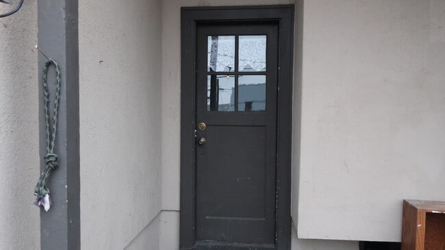 Building Photo - 17 N Buchanan Ave