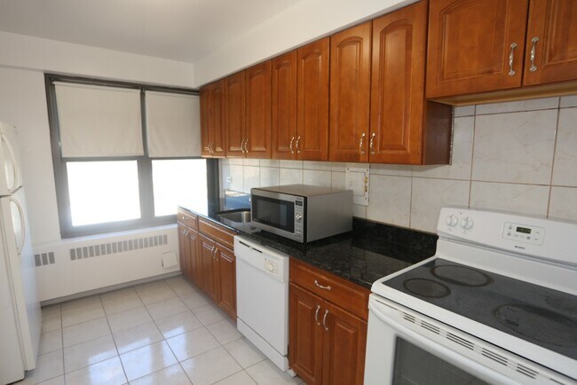Foto del edificio - 6118 N Sheridan Rd