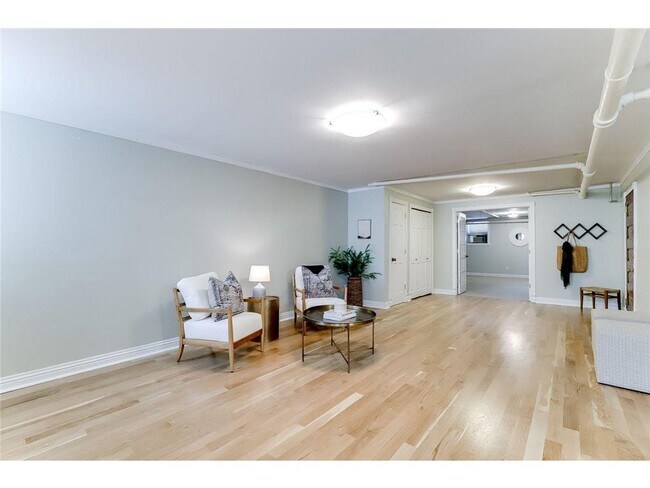 Foto del edificio - 2621 Humboldt Ave S