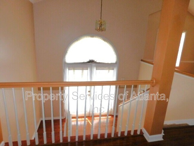 Foto del edificio - 4910 Baker Ridge Pl
