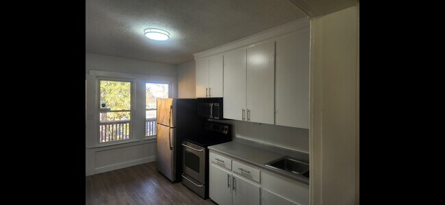 Foto del edificio - 698 Massabesic St