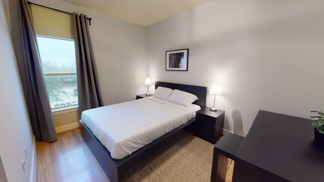 Building Photo - Queen room A in a Newly Added Home in Eas