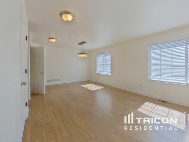 Building Photo - 13058 Monaco Way
