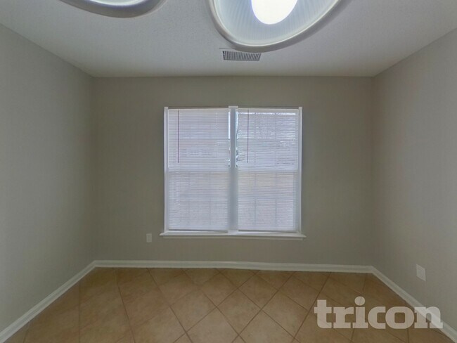 Foto del edificio - 131 Winborne Dr