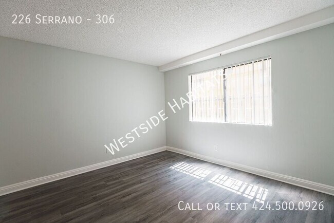Building Photo - 226 Serrano-306