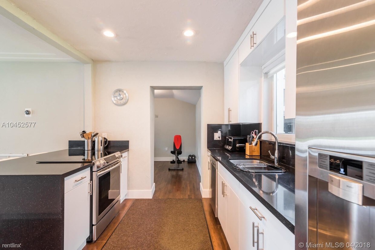 Foto principal - 95 NE 95th St